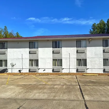 Lake Tree Inn & Suites