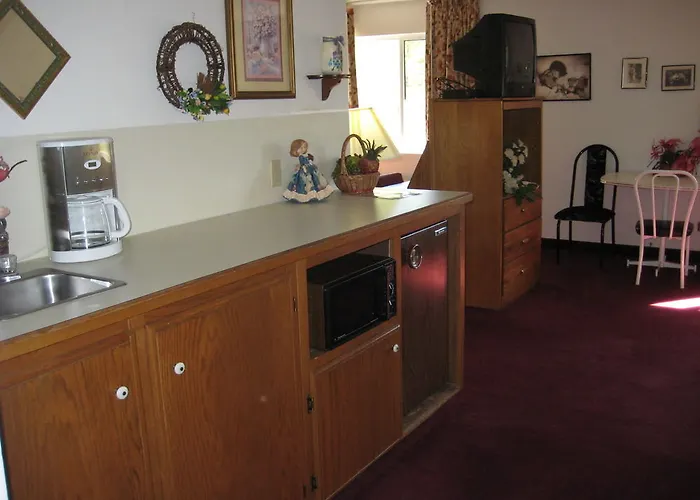 Hotel Tree & Woodland Hills
